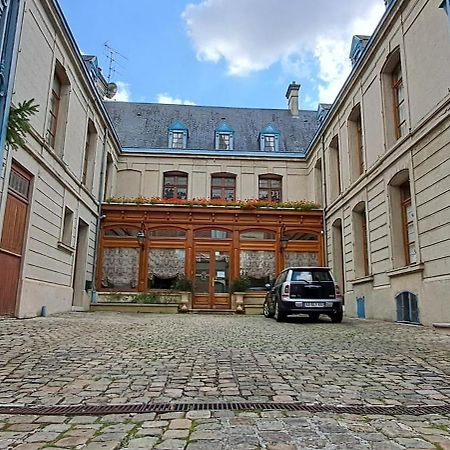 Hotel Particulier Des Canonniers Saint-Quentin  Zewnętrze zdjęcie