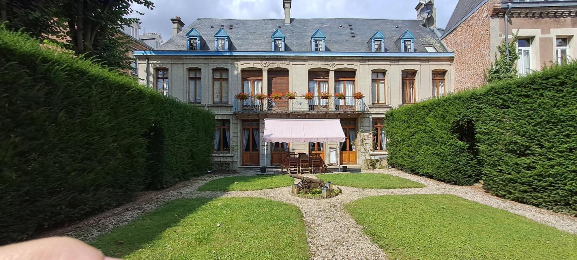 Hotel Particulier Des Canonniers Saint-Quentin  Zewnętrze zdjęcie