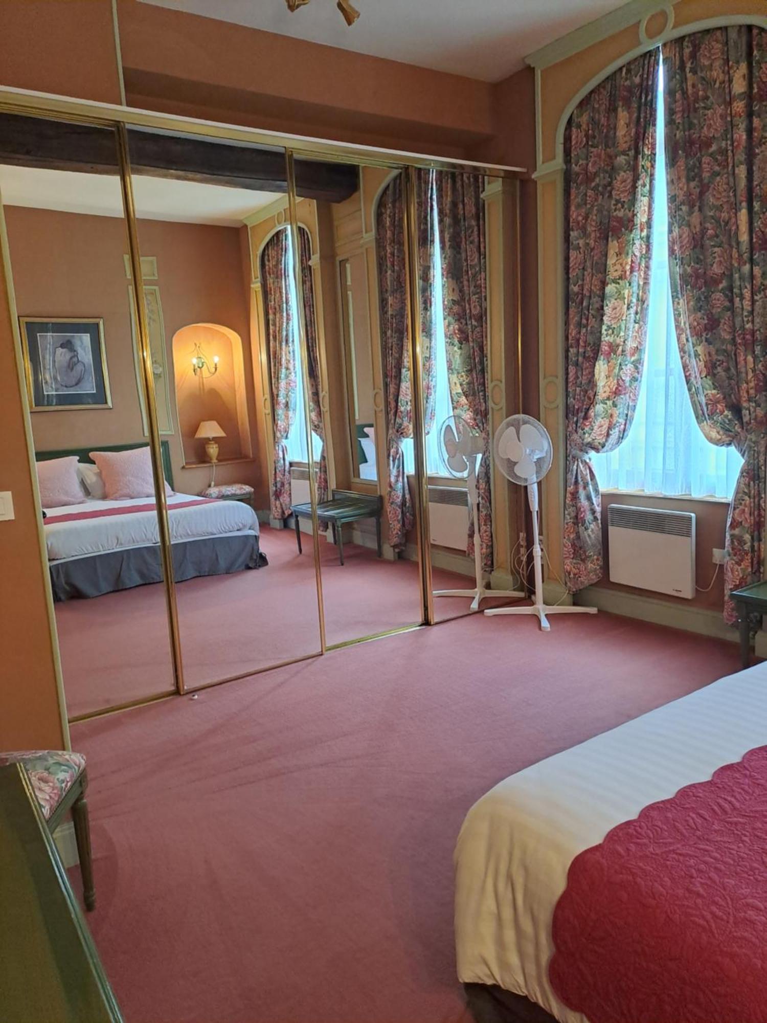 Hotel Particulier Des Canonniers Saint-Quentin  Pokój zdjęcie